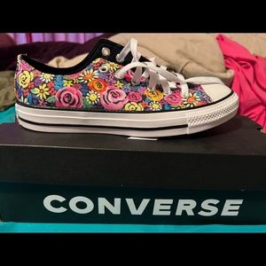 Floral converse brand new!